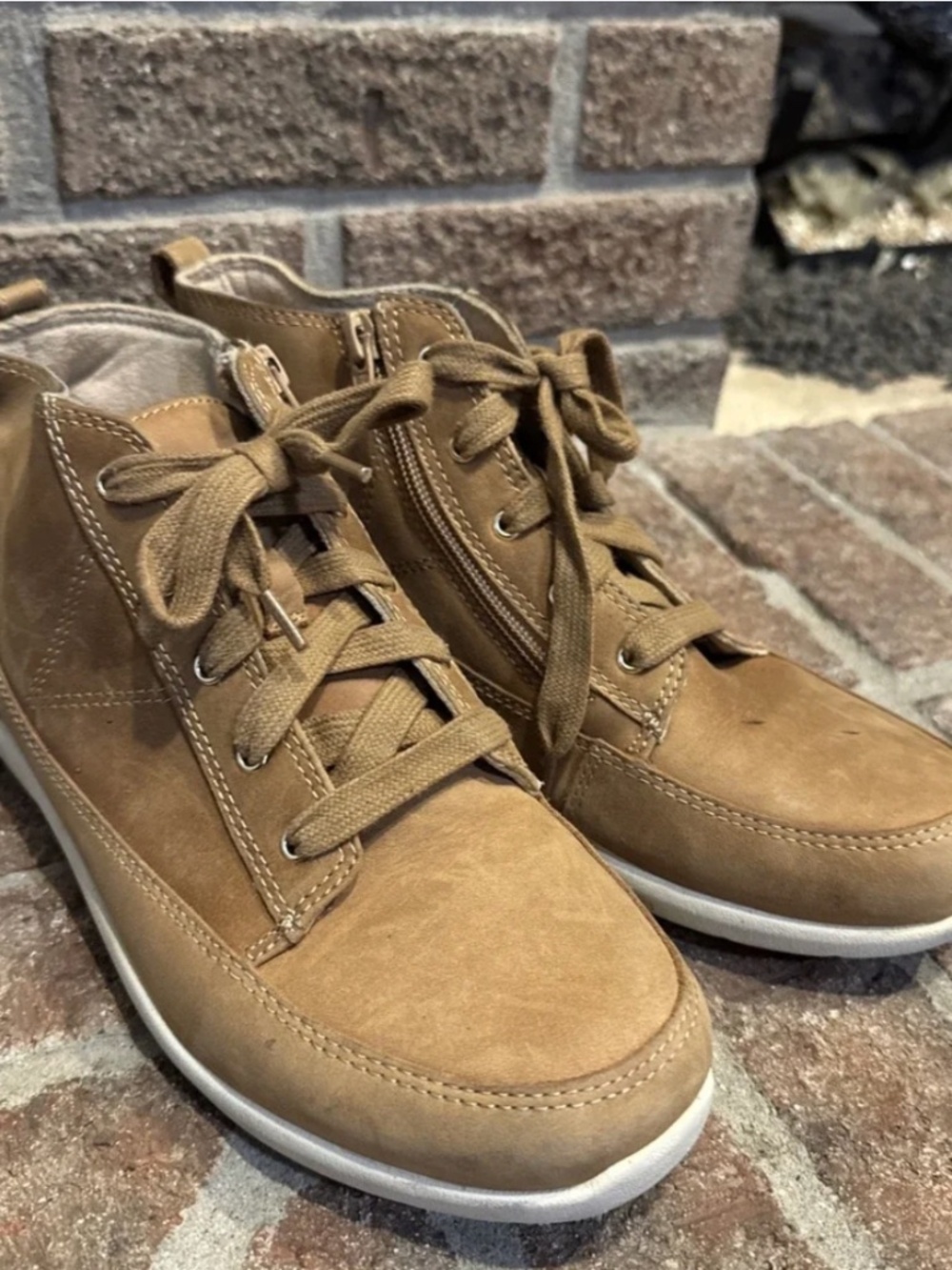 Vionic Shawna High Top